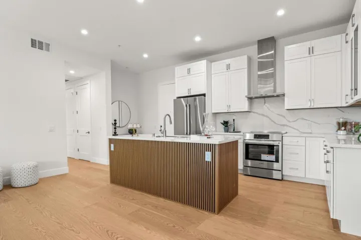 4115 El Camino Real, Palo Alto, California 94306