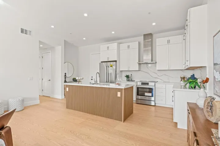 4115 El Camino Real, Palo Alto, California 94306