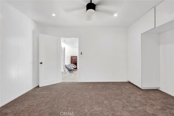 primary facing family room