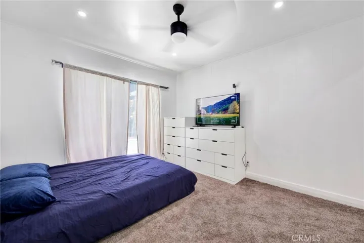bedroom 3 w/outdoor access