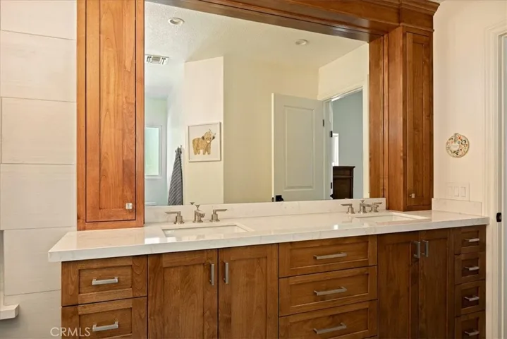 Master Vanity