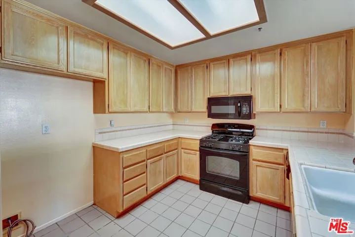 4501 Carpinteria Avenue C, Carpinteria, California 93013