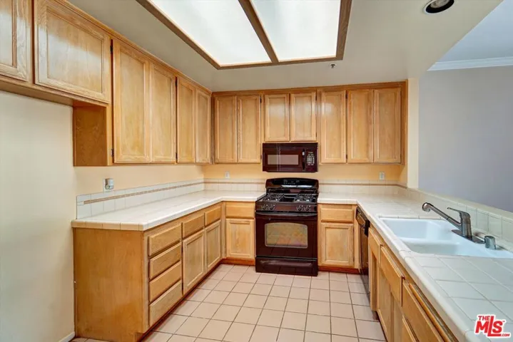 4501 Carpinteria Avenue C, Carpinteria, California 93013