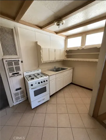 1082 S Santa Fe St, Hemet, California 92543