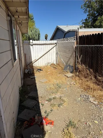 Side entrance next to garage