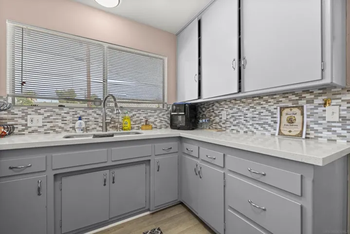 560 Hart Street, Hemet, California 92543