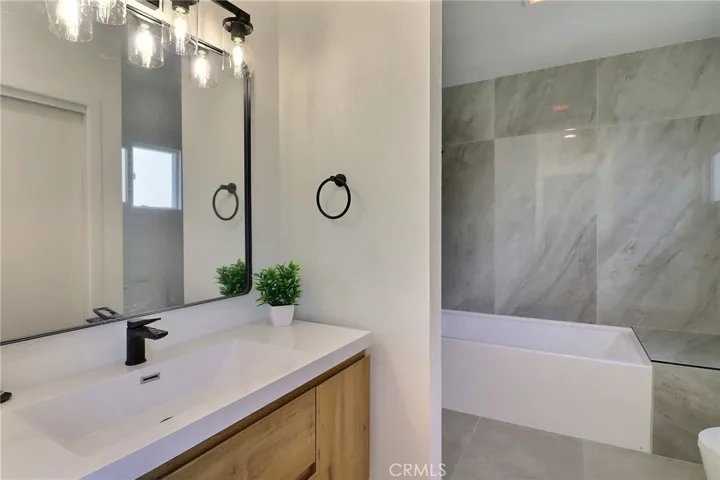 2015 W 42nd Place, Los Angeles, California 90062