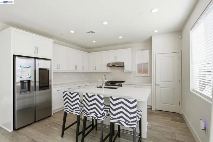 7149 Diamond Ave, Tracy, California 95377