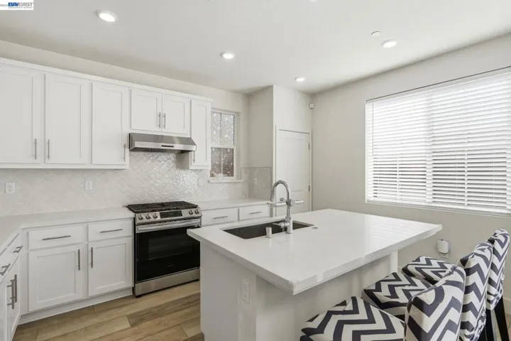 7149 Diamond Ave, Tracy, California 95377