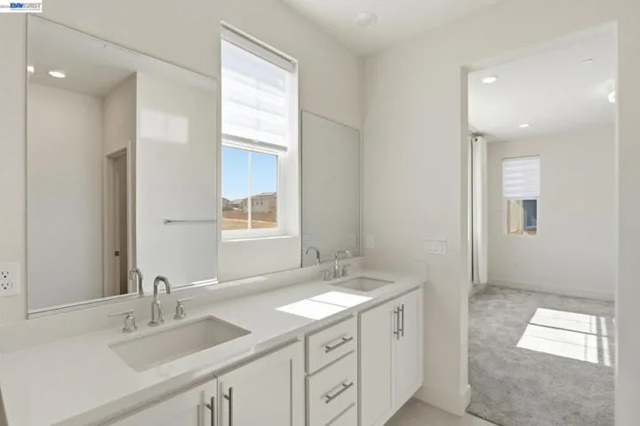 7149 Diamond Ave, Tracy, California 95377
