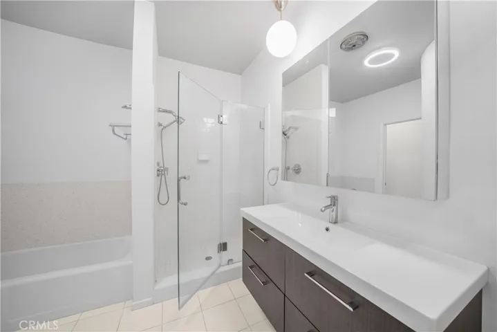 521 Montana Avenue 211, Santa Monica, California 90403