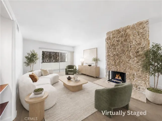 521 Montana Avenue 211, Santa Monica, California 90403