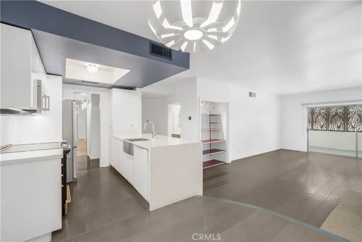 521 Montana Avenue 211, Santa Monica, California 90403
