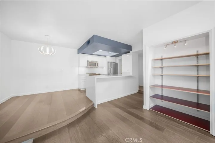 521 Montana Avenue 211, Santa Monica, California 90403