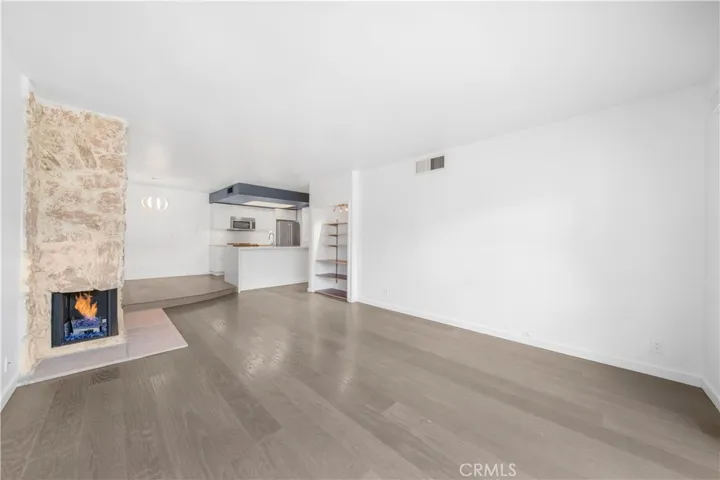 521 Montana Avenue 211, Santa Monica, California 90403