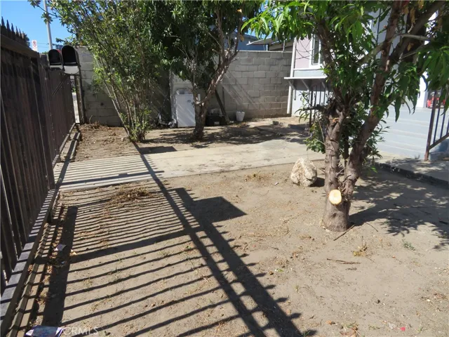 6506 Denver Ave., Los Angeles, California 90044