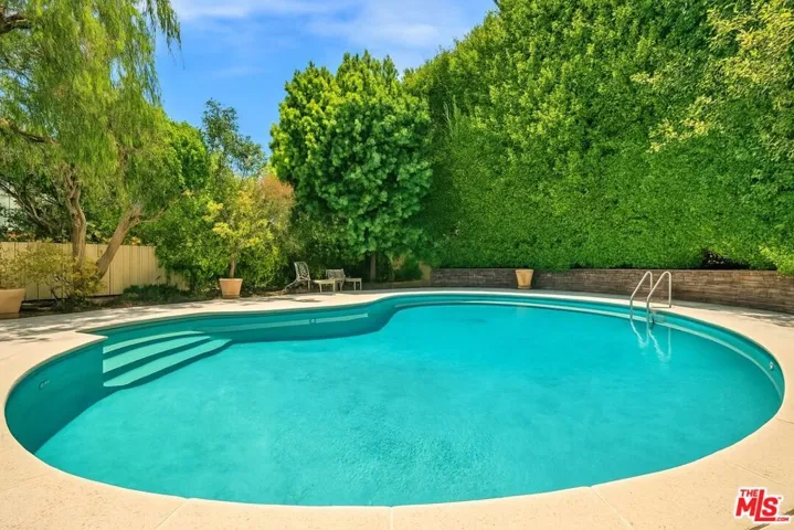 701 N Sierra Drive, Beverly Hills, California 90210