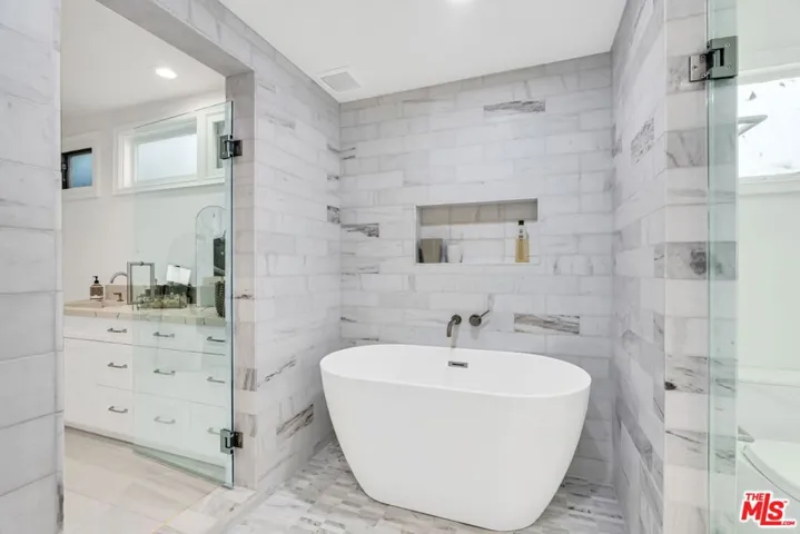 701 N Sierra Drive, Beverly Hills, California 90210