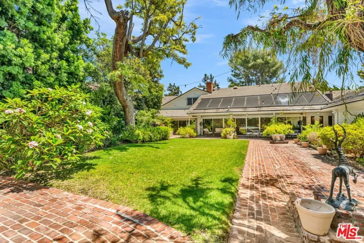 701 N Sierra Drive, Beverly Hills, California 90210