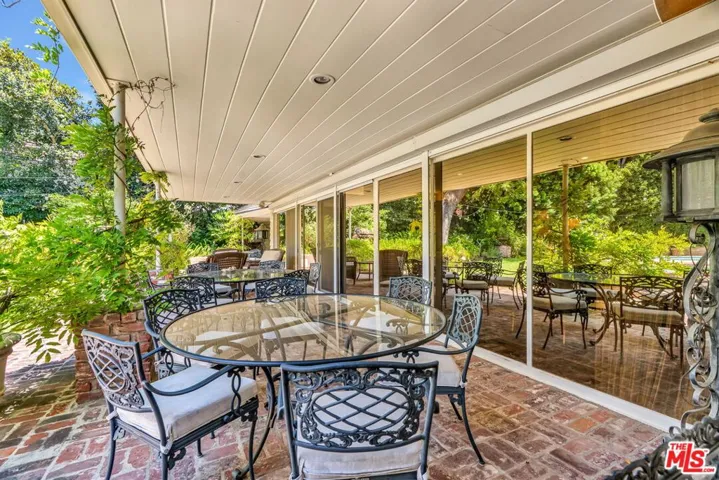 701 N Sierra Drive, Beverly Hills, California 90210