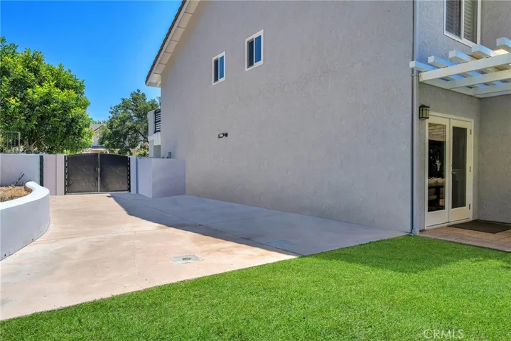 7015 Castle Peak Drive, West Hills, California 91307