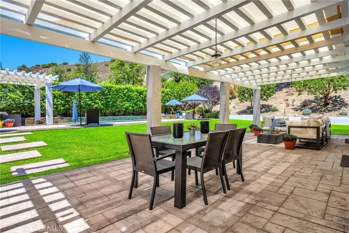 7015 Castle Peak Drive, West Hills, California 91307