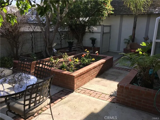 Private rear yard