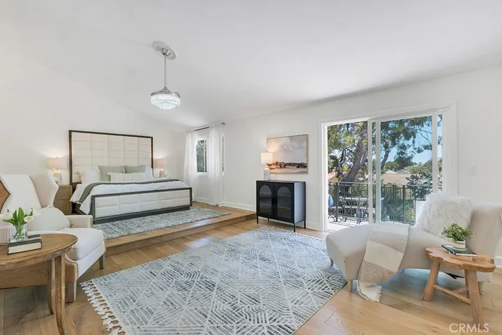 19208 Vista Grande, Northridge, California 91326