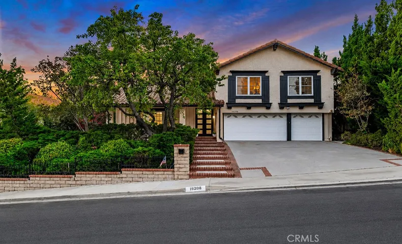 19208 Vista Grande, Northridge, California 91326