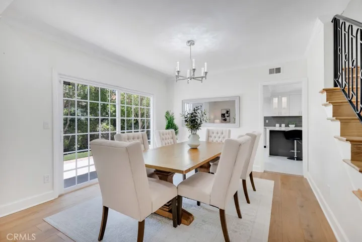 19208 Vista Grande, Northridge, California 91326