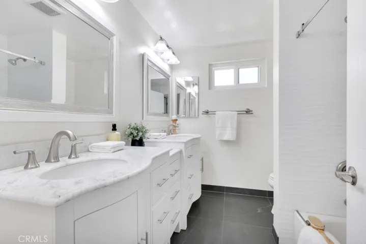 19208 Vista Grande, Northridge, California 91326
