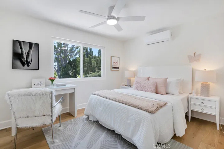 19208 Vista Grande, Northridge, California 91326