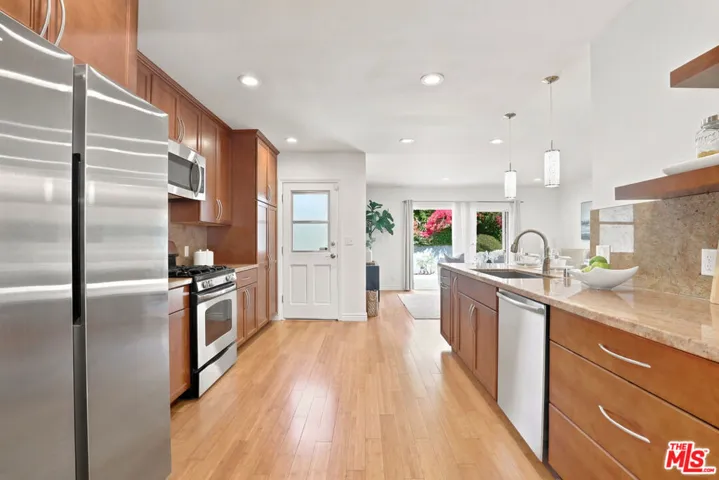 11521 Patom Drive, Culver City, California 90230