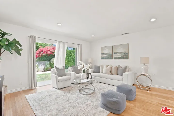 11521 Patom Drive, Culver City, California 90230