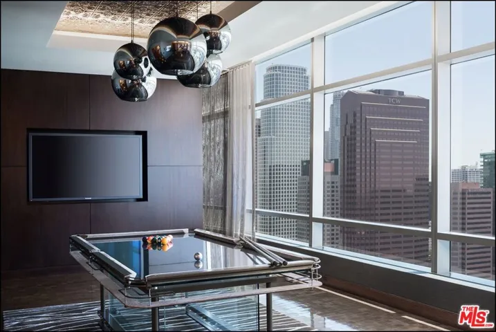 900 W Olympic Boulevard 42e, Los Angeles, California 90015