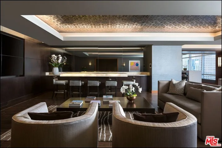 900 W Olympic Boulevard 42e, Los Angeles, California 90015