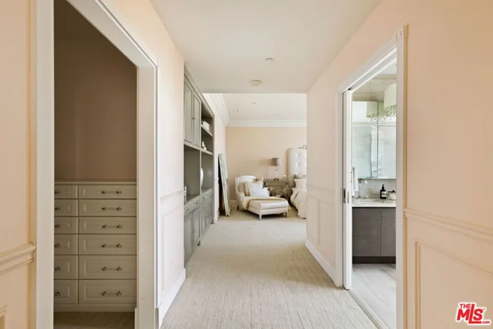 900 W Olympic Boulevard 42e, Los Angeles, California 90015