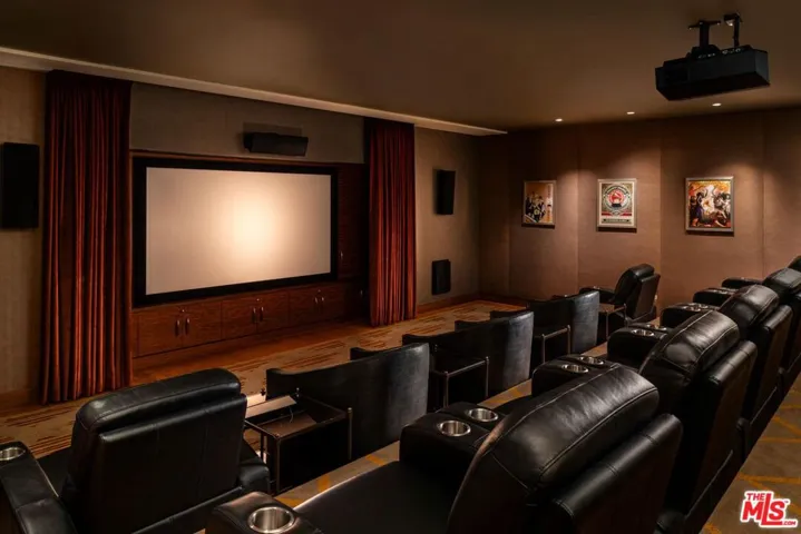 900 W Olympic Boulevard 42e, Los Angeles, California 90015