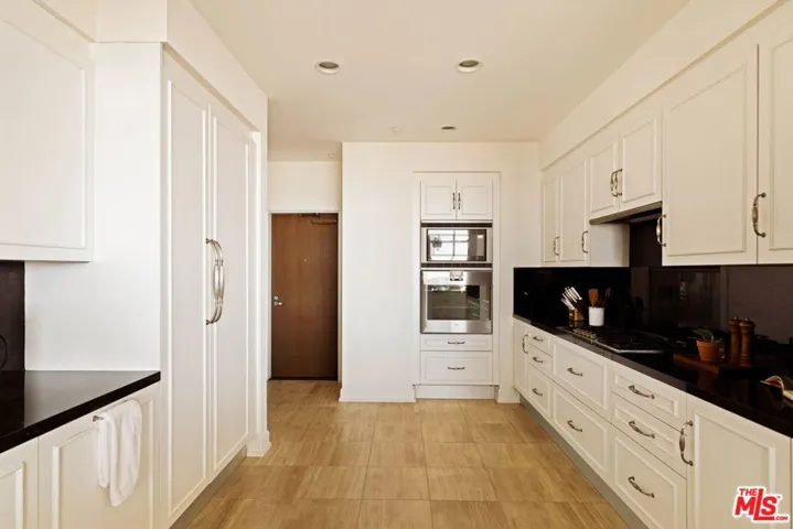 900 W Olympic Boulevard 42e, Los Angeles, California 90015