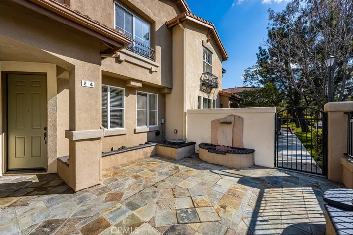 24 Crestline 103, Irvine, California 92602
