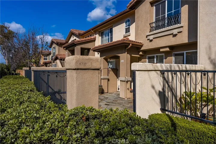 24 Crestline 103, Irvine, California 92602