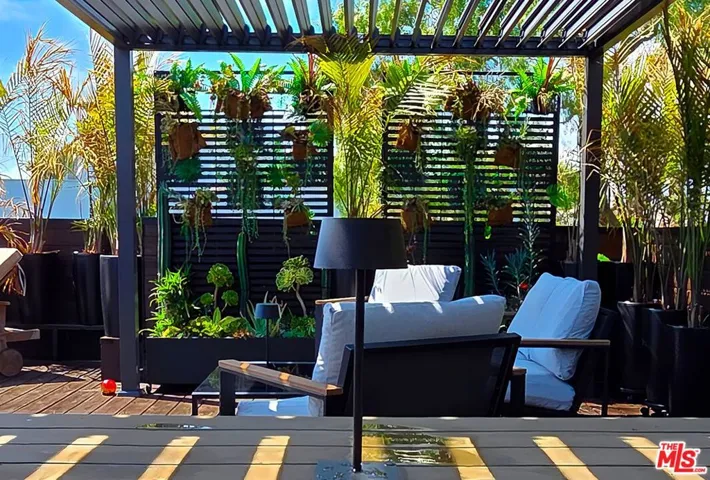 1001 Main Street, Venice, California 90291