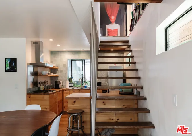 1001 Main Street, Venice, California 90291