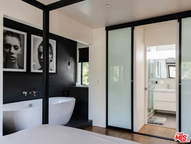 1001 Main Street, Venice, California 90291