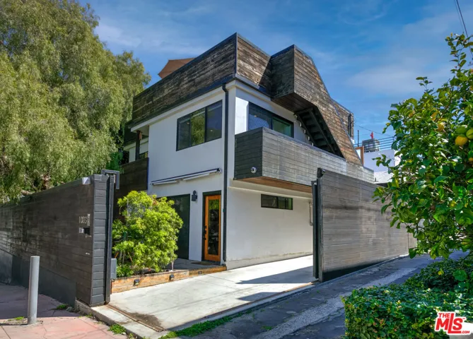 1001 Main Street, Venice, California 90291