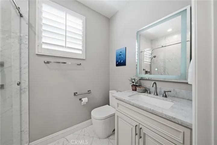 Full bath on 1st level