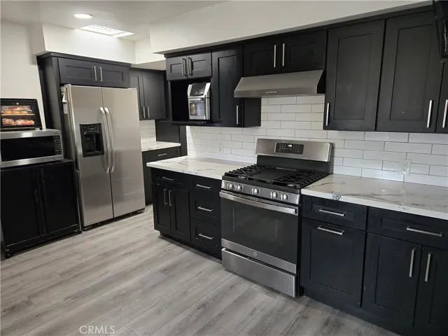 Front Unit - Kitchen