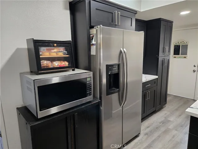 Front Unit - Kitchen