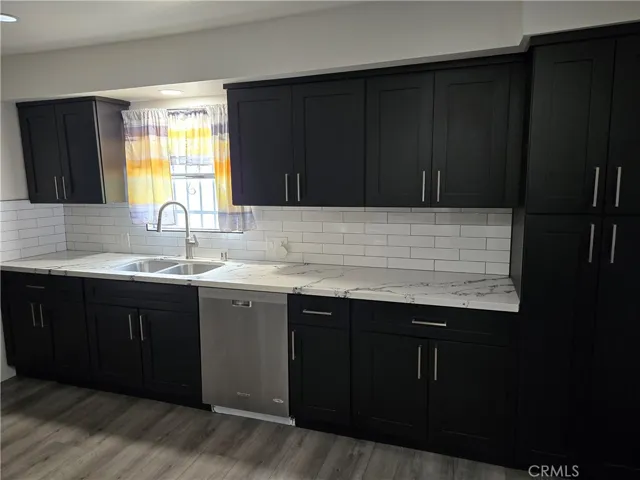 Front Unit - Kitchen