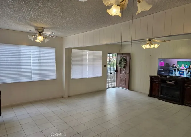 Back Unit - Living Room